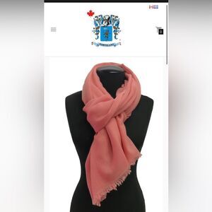 100% CASHMERE PASHMINA . Portolano. COLOR: LoBster Bisque